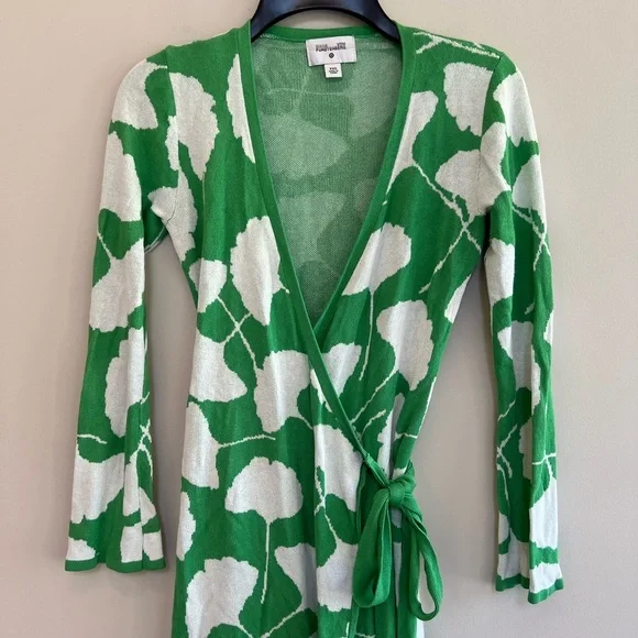 Diane von Furstenburg x Target V-Neck Ginkgo Green Sweater Wrap Top Dress, XXS - Picture 4 of 14